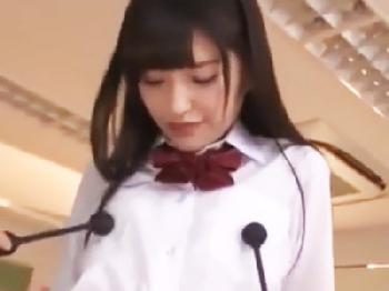 女子校生美少女が放課後の教室でクラスメイトと先生とドキドキ3P!!