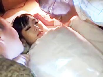 息子の爆乳嫁を友人と夜這いして中出し性暴行する義父