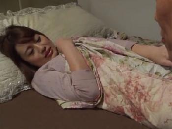 家事育児に疲れた性的欲望を満たしたい人妻が強引すぎる挿入で迂闊にも恍惚絶頂