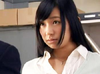 卑劣な罠に掛かり映画館での強姦現場を撮影される巨乳女性会社員