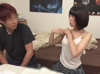 やせ型の貧乳童顔娘がムラっときた男にペニス挿入されて絶頂昇天