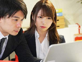 終電を逃がし可愛い部下の家に泊まる流れに!!部屋着に興奮して一晩中ヤりまくる絶倫SEX