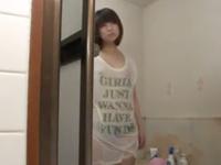 間違ってシャワー浴びて服がいやらしく透けている妹→乳首丸見えで性的行為への欲求を抑えきれずその場で犯す