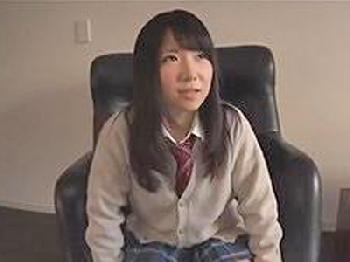 読者モデルスカウトと騙された女子校生に避妊具未装着で膣内射精