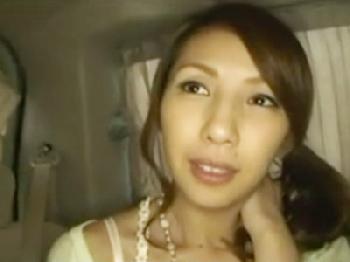 カー口内性交の後友人の前で羞恥遠隔操作式のロータープレイされる元AV女優