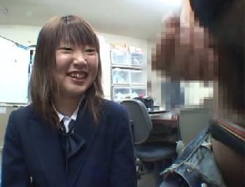 ミニ系女子を露天風呂で強制婦女暴行!!