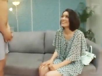 パチンコで5万スッた美女に軍資金あげたらヤらせてくれた