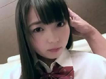 ハシ〇ン系の幼児体型貧乳美少女女子校生と援交セックス