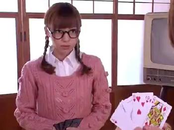 貧乳童顔娘が親戚のお兄ちゃんに告白→そのまま近親性交