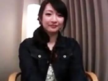 初対面の軟派男に簡単にランジェリーを晒する巨乳人妻がハメ撮り膣内射精で恍惚絶頂