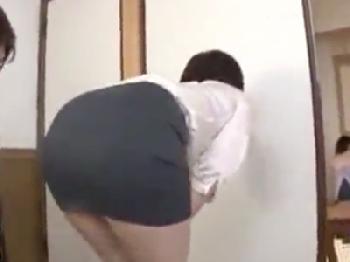 娘のダンナと近親SEXする義母