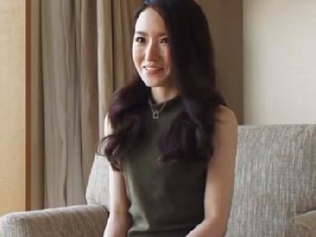 自ら望んで浮気性交楽しんじゃう性的欲望が爆発寸前な巨乳人妻