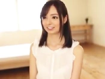 ベッ〇ー似の白人ハーフ美女の綺麗なお顔に白濁汁をまき散らす顔面射精交尾