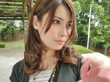 育ちの良さとは裏腹にプライドを捨て激情を露わにして乱れるマゾ人妻