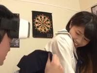 見られているとも知らずVRでオナニーに没頭中の兄と妹が肉親交尾