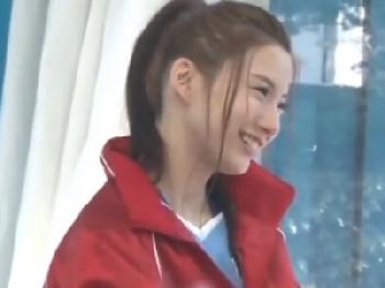 スポーティ素人娘を言葉巧みに騙してマジックミラー号に連れ込み→中出し!!