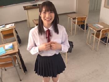 男子生徒たちに卑猥な衣装を着させられた女子校生が同級生たちの餌食に!!