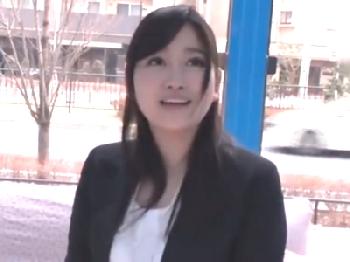 社会人1年目の21歳敏腕OLがマジックミラー号で童貞筆おろし