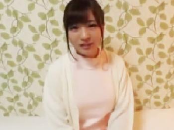 アニメ声のキュートな白衣の天使がインポに悩む男性とSEXしてお悩み解決W