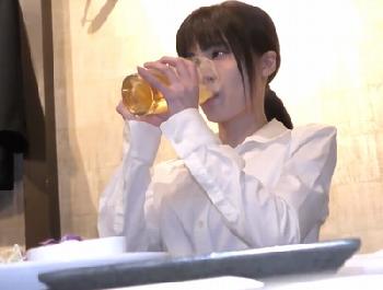 地方女子大インターン就活生が酩酊状態になるまで酒を飲ませられ…男社員3人に好き放題婦女暴行されたリアル個人撮影