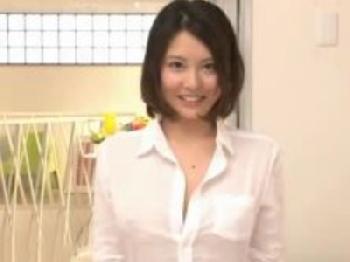Yシャツから乳が溢れそう!!ボイン女子校生に制服を着させたままコンドーム非装着の膣内射精交尾