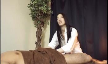 巨乳お姉さんが溶ける水着で素股体験→中出し