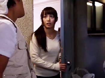 立退き業者に嫌がらせされ遂には拘束強姦される綺麗な人妻