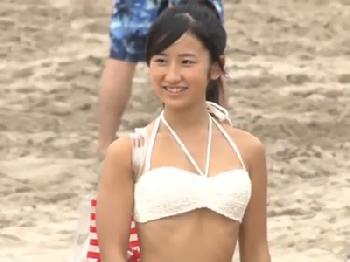 女性スタッフのナンパで警戒心を解いたビキニ美女に中出しエステ