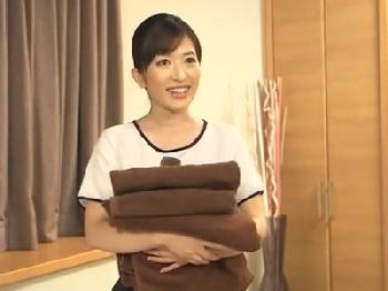 オイルエステ中に勃起してそのままエステティシャンと猛烈性交