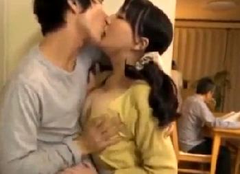 嫁よりもエロティックな体の義母に首ったけ!!嫁放置で隠れて肉親禁忌交尾