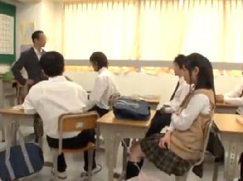 抜き打ちの持ち物検査で官能小説がバレる!!クラス全員に身体検査され大乱交に発展!!