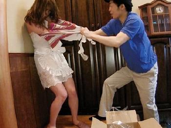 変態住人たちに狙われ続けるとても綺麗な女性管理人さんが…様々なエロハプニングに巻き込まれてW