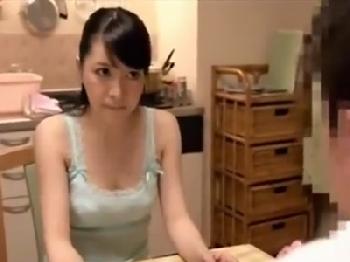 いきなり信頼していた男に強引に性的暴行されて抵抗できずに女陰内へ射精される綺麗な人妻