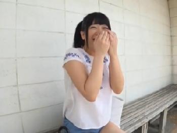 18歳の推定F乳処女をナンパして誰もいない浜辺で処女喪失!!