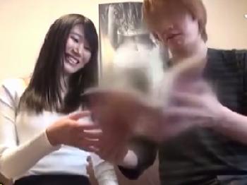 ナンパした巨乳素人を自宅に連れ込み遠慮なく性行為