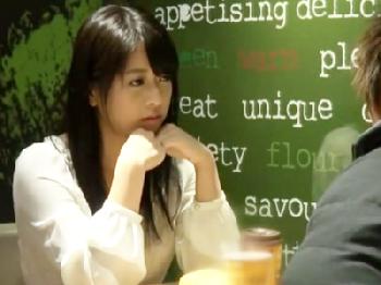 さすがしみけんキュート女子大生をナンパでモノにしヤり部屋盗撮