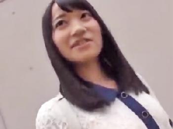 室内プールで見つけた水着娘をナンパして顔面射精交尾成功