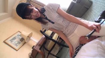 清純そうな素人娘ナンパ→中年男のペニ棒手コキ開始W