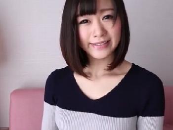 22歳には見えない柔和な感じの素人キャンギャルがSEXで豹変!!