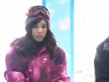 素人娘がマジックミラー号の雰囲気に飲まれて結局性交