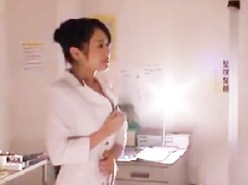 保健室の先生が不良生徒に秘密にしたい弱みを掴まれて校内で奴隷に…