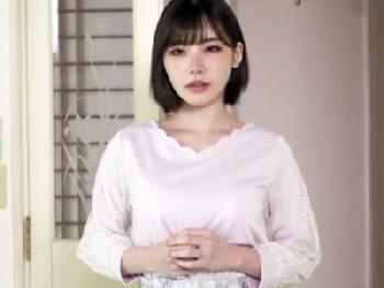 夫が出勤した瞬間に浮気相手を自宅に呼び出し不貞交尾に夢中になる若妻