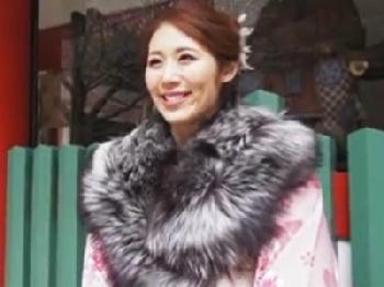 子持ちの着物妻が刺激的なセックスを求めてカメラの前で乱れる!!