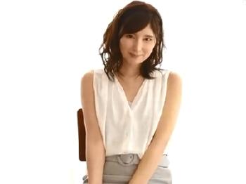 美少女と気持ち悪い中年男の性行為を盗み撮り