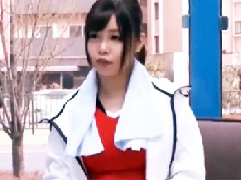 部活終わりのバレーボール部女子をマジックミラー号に乗車させエロストレッチからの乱交SEX