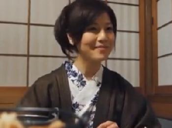 浮気希望の美麗人妻と温泉旅館で楽しく乳房射精セックス