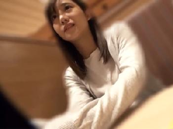 絶頂潮噴出させる早漏美少女女子大生のびちゃマンにペニスIN