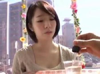 媚薬を飲まされた素人人妻がローションマッサージと性行為で爆イキ!!