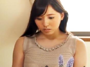 夫がインポになってしまい性的欲望が爆発寸前の妻が裏切りの浮気性交