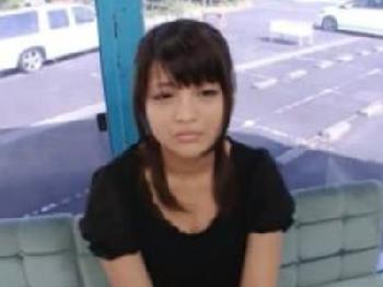 痴漢経験がある素人さんが女子校生コスプレで当時の状況を再現→そのまま挿入される